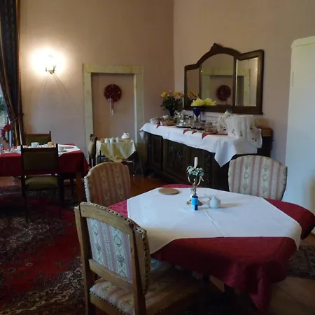 Ξενοδοχείο με διαμερίσματα Schloss Triestewitz 3*